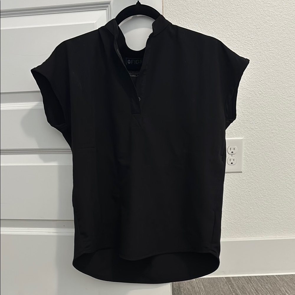 Figs Rafaela Oversized Black Scrub Top